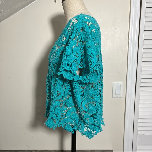 🎉HP🎉 Torrid Turquoise Color Lace Crop Top, Size 0 - Picture 6 of 14